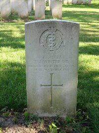 Etaples Military Cemetery - Winter, L A
