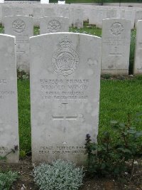 Etaples Military Cemetery - Wood, Arnold