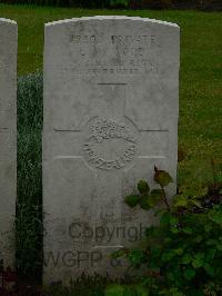 Etaples Military Cemetery - Wood, Edwin Wakeham