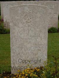 Etaples Military Cemetery - Wood, John Thomson