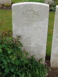 Etaples Military Cemetery - Wood, Percy