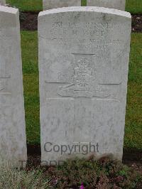 Etaples Military Cemetery - Wood, R H