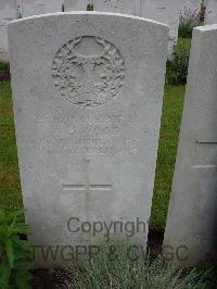 Etaples Military Cemetery - Wood, W B