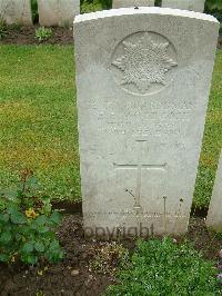 Etaples Military Cemetery - Woodcock, Edward Ernest