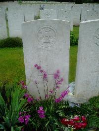 Etaples Military Cemetery - Wooder, J