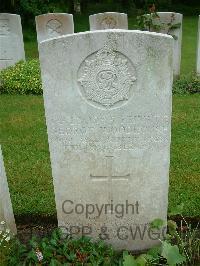 Etaples Military Cemetery - Woodhouse, George
