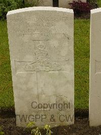 Etaples Military Cemetery - Woods, Sydney