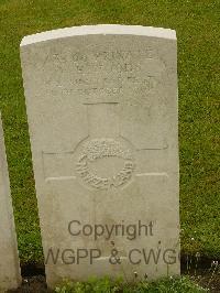 Etaples Military Cemetery - Woods, William Henry