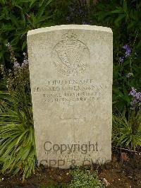 Etaples Military Cemetery - Workman, Edward