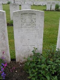 Etaples Military Cemetery - Worrall, Rupert