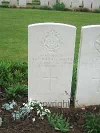 Etaples Military Cemetery - Worth, George Henry