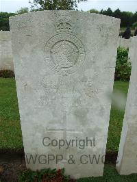 Etaples Military Cemetery - Worthington, W