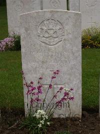 Etaples Military Cemetery - Worton, J