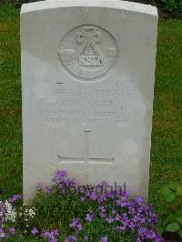 Etaples Military Cemetery - Wright, C