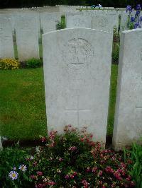 Etaples Military Cemetery - Wright, C W