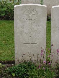 Etaples Military Cemetery - Wright, Richard Britten