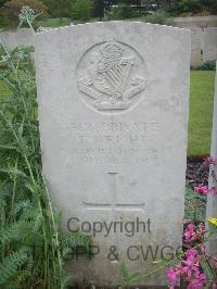 Etaples Military Cemetery - Wright, Thomas