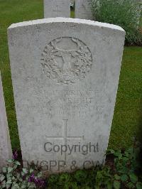 Etaples Military Cemetery - Wright, William James