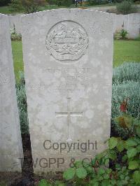 Etaples Military Cemetery - Wring, Victor George