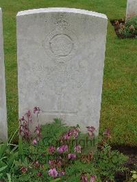 Etaples Military Cemetery - Wroe, G