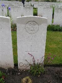 Etaples Military Cemetery - Wyatt, G