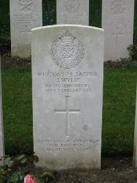 Etaples Military Cemetery - Wylie, John
