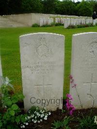 Etaples Military Cemetery - Wyndow, Harry Ernest