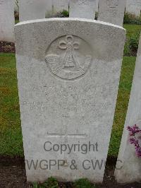 Etaples Military Cemetery - Yates, A G
