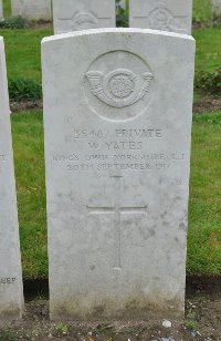 Etaples Military Cemetery - Yates, W