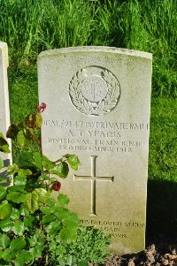 Etaples Military Cemetery - Yeates, Alfred Thomas