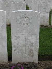 Etaples Military Cemetery - Yerbury, Alfred Edwin