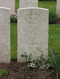 Etaples Military Cemetery - Yerbury, Reginald John