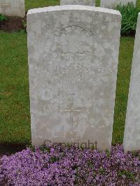 Etaples Military Cemetery - Young, John