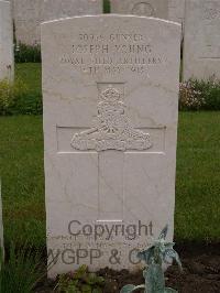 Etaples Military Cemetery - Young, Joseph