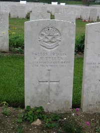 Etaples Military Cemetery - Zelley, E A