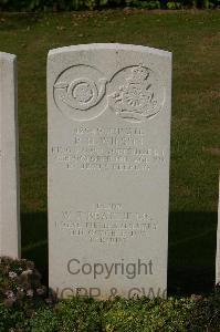 Tincourt New British Cemetery - Beattie, William Frances