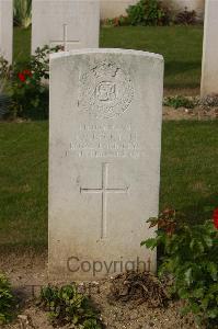 Tincourt New British Cemetery - Beckton, J R