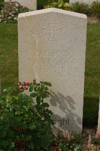 Tincourt New British Cemetery - Berg, Carl
