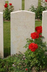 Tincourt New British Cemetery - Betz, Otto
