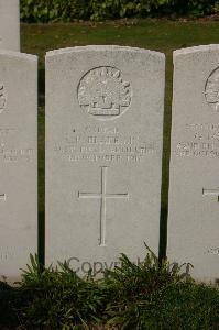 Tincourt New British Cemetery - Blake, Leslie Russell