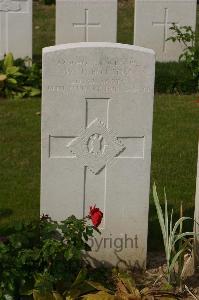 Tincourt New British Cemetery - Bottom, W T