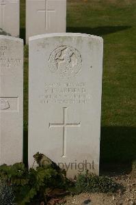 Tincourt New British Cemetery - Bradfield, R