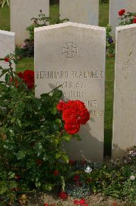 Tincourt New British Cemetery - Brauneck, Bernhard