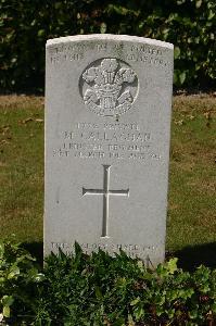 Tincourt New British Cemetery - Callaghan, M
