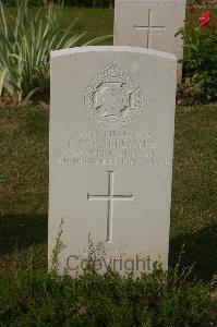 Tincourt New British Cemetery - Carpenter, C W