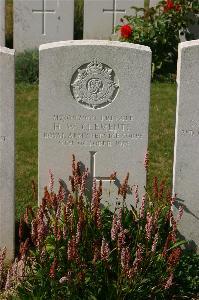 Tincourt New British Cemetery - Clements, H W