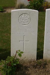 Tincourt New British Cemetery - Clift, R C