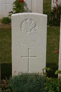 Tincourt New British Cemetery - Clough, G