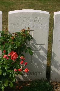 Tincourt New British Cemetery - Clowe, Fergus Simon