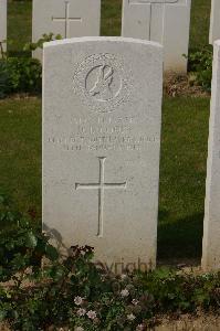 Tincourt New British Cemetery - Cook, D B